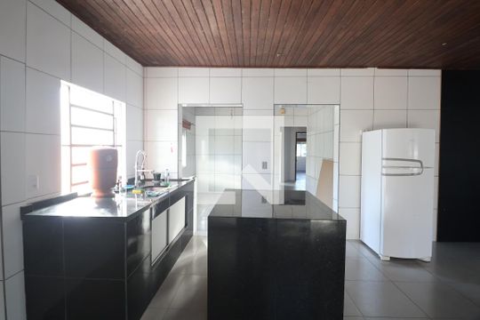 Cozinha de casa à venda com 3 quartos, 160m² em Niterói, Canoas