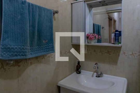 Banheiro de apartamento à venda com 2 quartos, 66m² em Picanço, Guarulhos