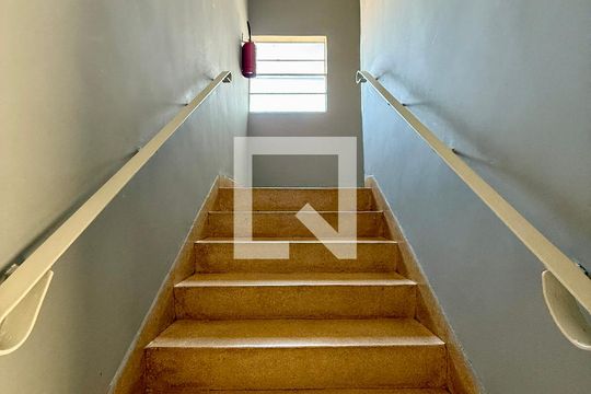 Area Comum - Escada de apartamento à venda com 2 quartos, 66m² em Picanço, Guarulhos