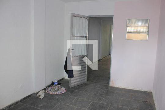 Deposito da garagem de casa à venda com 4 quartos, 230m² em Jardim Santa Mena, Guarulhos