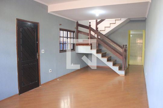 Casa à venda com 4 quartos, 230m² em Jardim Santa Mena, Guarulhos