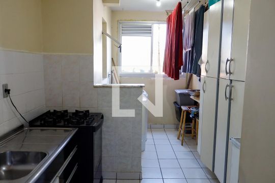 Cozinha de apartamento à venda com 2 quartos, 74m² em Jardim Sindona, Osasco