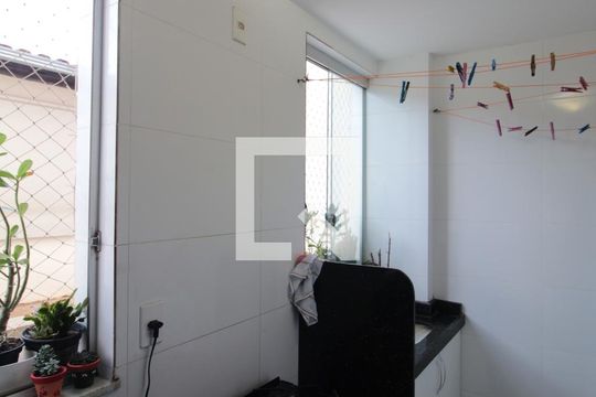 Cozinha e Área de Serviço de apartamento à venda com 2 quartos, 50m² em São João Batista (venda Nova), Belo Horizonte
