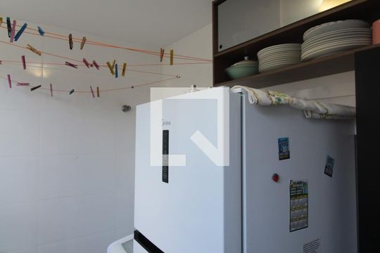 Cozinha e Área de Serviço de apartamento à venda com 2 quartos, 50m² em São João Batista (venda Nova), Belo Horizonte