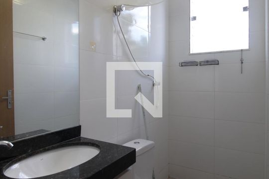 Banheiro Social de apartamento à venda com 2 quartos, 50m² em São João Batista (venda Nova), Belo Horizonte