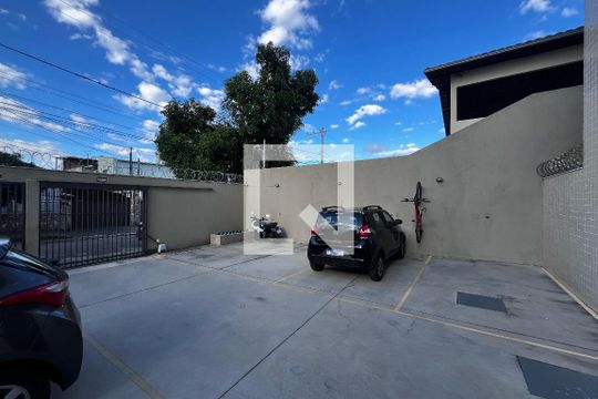Garagem de apartamento à venda com 2 quartos, 50m² em São João Batista (venda Nova), Belo Horizonte
