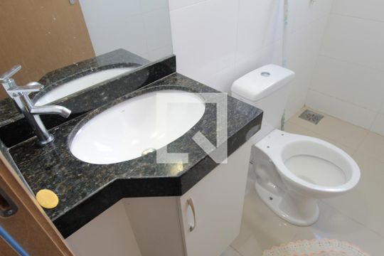 Banheiro Social de apartamento à venda com 2 quartos, 50m² em São João Batista (venda Nova), Belo Horizonte