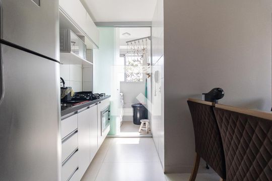 Cozinha de apartamento para alugar com 2 quartos, 42m² em Jardim Sao Saverio, São Paulo