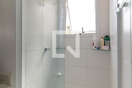Banheiro de apartamento para alugar com 2 quartos, 42m² em Jardim Sao Saverio, São Paulo
