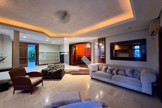 Casa para alugar com 4 quartos, 460m² em Padre Reus, São Leopoldo