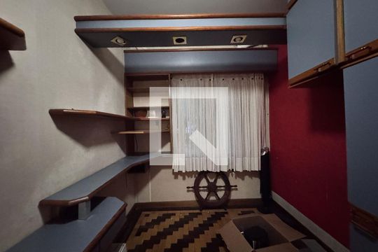 Quarto 4 de casa para alugar com 4 quartos, 460m² em Padre Reus, São Leopoldo