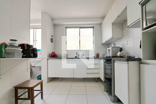 Cozinha de apartamento à venda com 4 quartos, 127m² em Buritis, Belo Horizonte