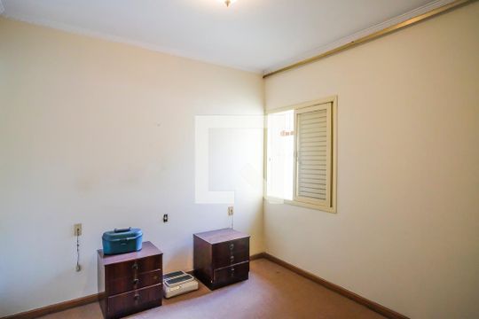 Quarto 2 de casa à venda com 3 quartos, 200m² em Osvaldo Cruz, São Caetano do Sul