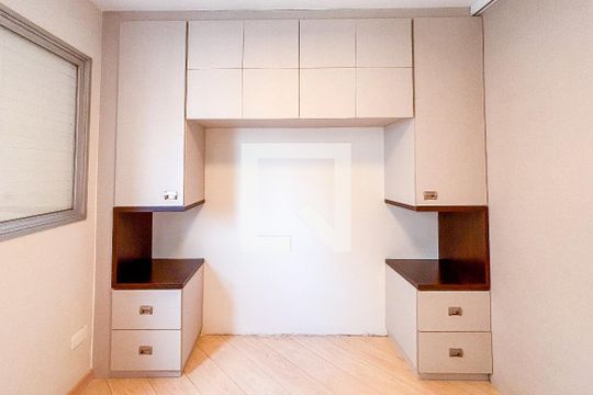 Quarto de apartamento à venda com 1 quarto, 43m² em Pinheiros, São Paulo