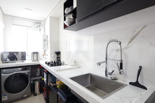 Cozinha de apartamento à venda com 2 quartos, 43m² em Jardim Monte Alegre, Taboão da Serra
