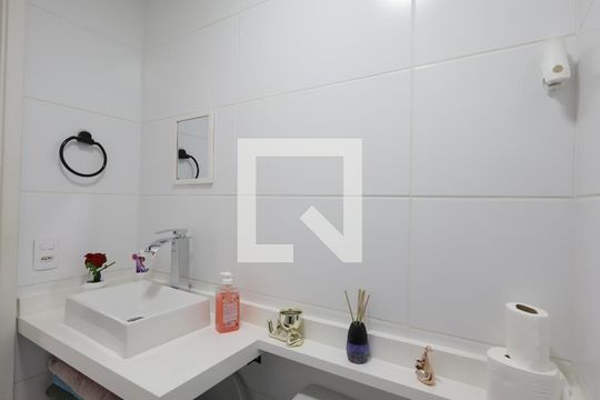 Banheiro de apartamento à venda com 2 quartos, 43m² em Jardim Monte Alegre, Taboão da Serra