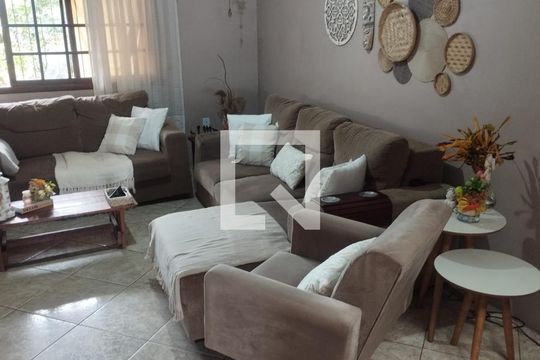 Sala de casa à venda com 3 quartos, 160m² em Canudos, Novo Hamburgo