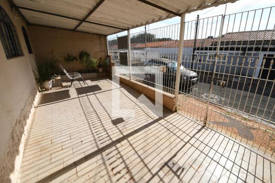 Garagem de casa à venda com 2 quartos, 160m² em Vila Miguel Vicente Cury, Campinas