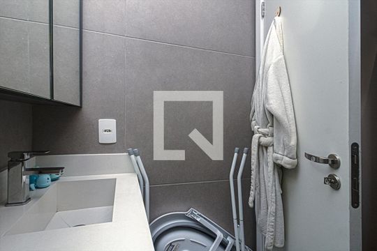 Banheiro da Suíte de apartamento à venda com 2 quartos, 54m² em Vila Nair, São Paulo