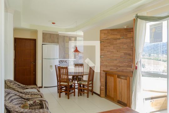 Sala de apartamento para alugar com 2 quartos, 81m² em Lagoa Pequena, Florianópolis