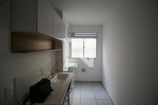 Cozinha de apartamento para alugar com 2 quartos, 48m² em Parada Xv de Novembro, São Paulo