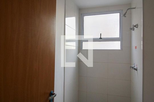 Banheiro de apartamento para alugar com 2 quartos, 48m² em Parada Xv de Novembro, São Paulo