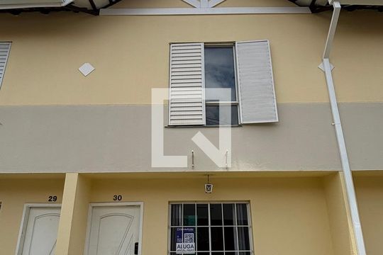 Fachada de casa de condomínio para alugar com 2 quartos, 100m² em Vila Homero Thon, Santo André