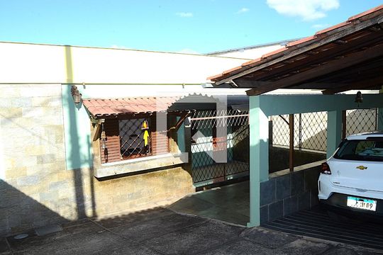 Garagem de casa à venda com 2 quartos, 580m² em Dom Silverio, Belo Horizonte