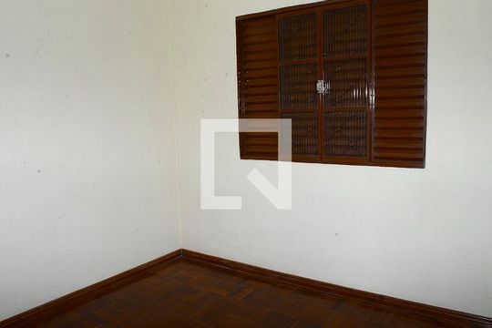 Quarto 1 de casa à venda com 2 quartos, 580m² em Dom Silverio, Belo Horizonte