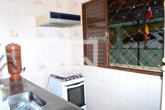 Cozinha de casa à venda com 2 quartos, 580m² em Dom Silverio, Belo Horizonte