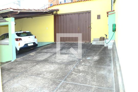 Garagem de casa à venda com 2 quartos, 580m² em Dom Silverio, Belo Horizonte