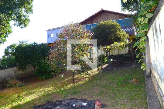Quintal de casa à venda com 2 quartos, 580m² em Dom Silverio, Belo Horizonte