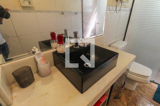 Banheiro de casa à venda com 3 quartos, 200m² em Água Rasa, São Paulo