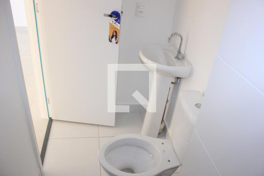 Banheiro de apartamento à venda com 2 quartos, 37m² em Vila Maria, Guarulhos