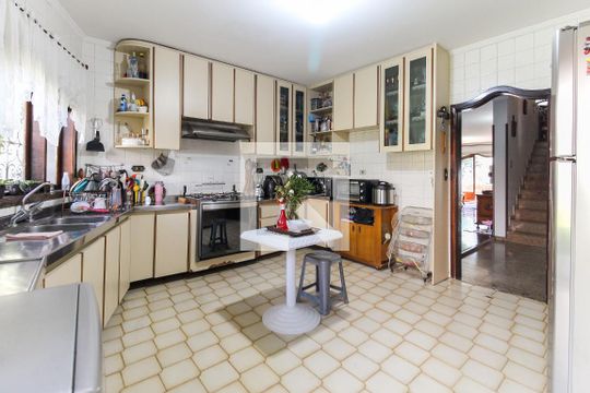 Cozinha de casa à venda com 4 quartos, 858m² em Vila Jacuí, São Paulo