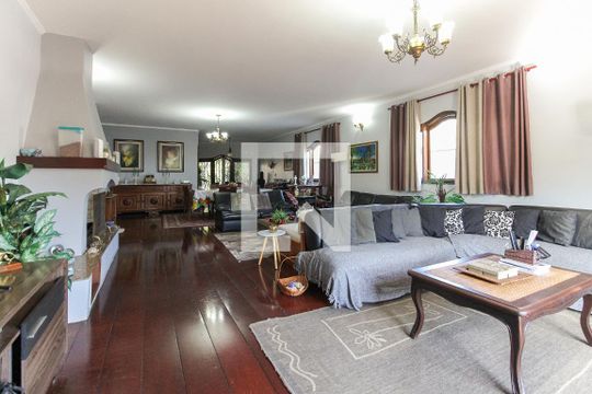 Casa à venda com 4 quartos, 858m² em Vila Jacuí, São Paulo