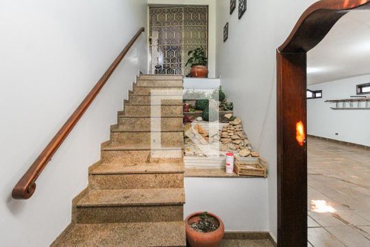 Entrada de casa à venda com 4 quartos, 858m² em Vila Jacuí, São Paulo