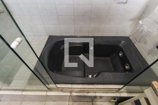 Banheiro da Suíte de casa à venda com 4 quartos, 858m² em Vila Jacuí, São Paulo