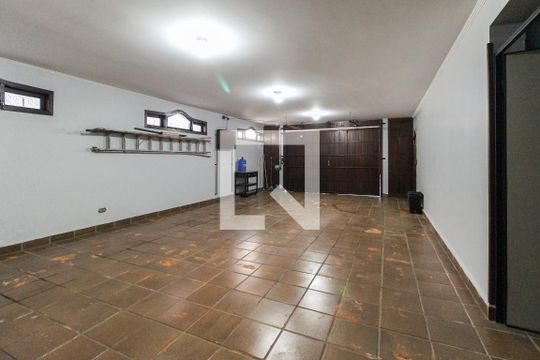Garagem de casa à venda com 4 quartos, 858m² em Vila Jacuí, São Paulo