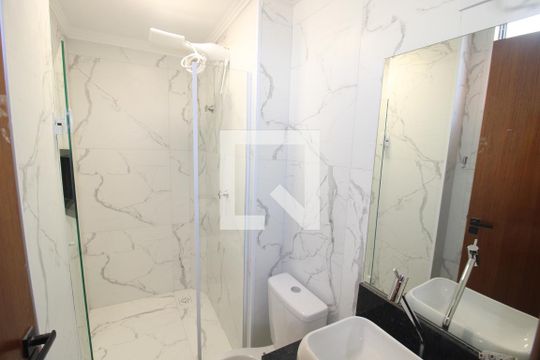 Banheiro de casa para alugar com 2 quartos, 60m² em Vila Dom Pedro Ii, São Paulo