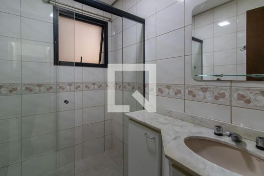Banheiro de apartamento à venda com 5 quartos, 250m² em Camargos, Guarulhos