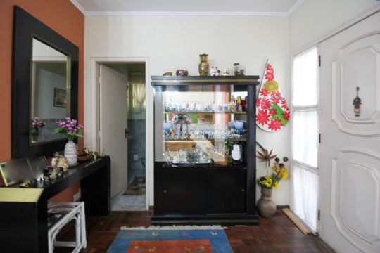 Saleta de casa à venda com 4 quartos, 346m² em Vila Inglesa, São Paulo
