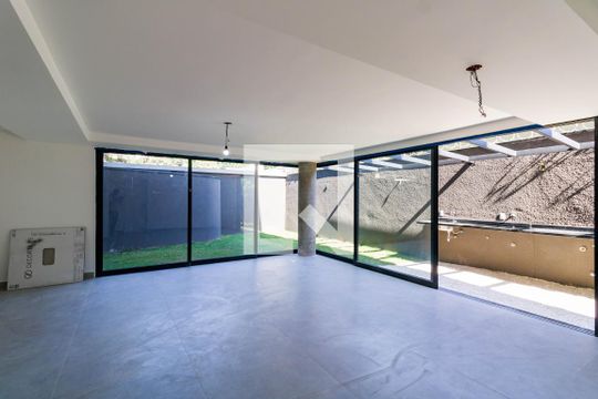 Casa de Condomínio à venda com 3 quartos, 209m² em Cidade Jardim, São Paulo