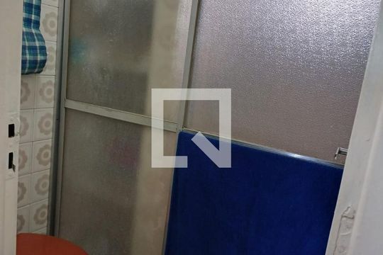 Banheiro de apartamento à venda com 2 quartos, 60m² em Jardim Pacaembu, Campinas