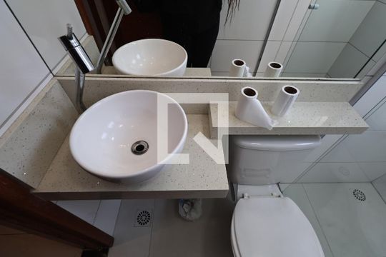 Banheiro de apartamento à venda com 2 quartos, 52m² em Vila América, Santo André