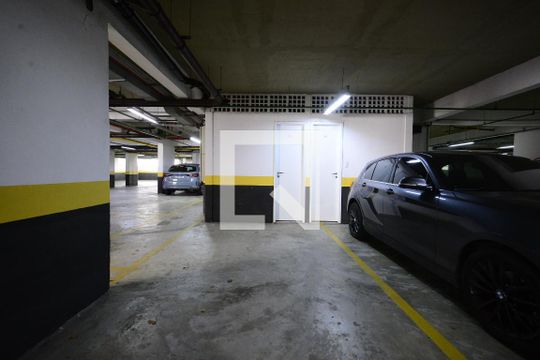 Garagem de apartamento à venda com 2 quartos, 63m² em Vila Monumento, São Paulo