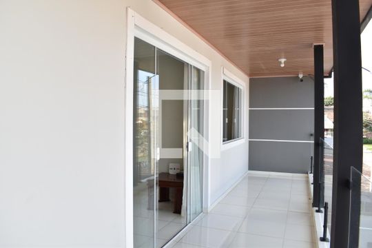 Sacada de casa à venda com 3 quartos, 160m² em Ganchinho, Curitiba