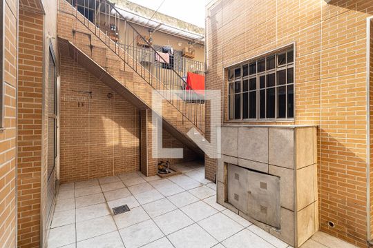 Quintal de casa à venda com 2 quartos, 140m² em Sacoma, São Paulo