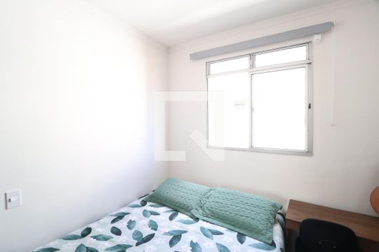 Quarto 2 de apartamento para alugar com 2 quartos, 65m² em Gávea, Uberlândia