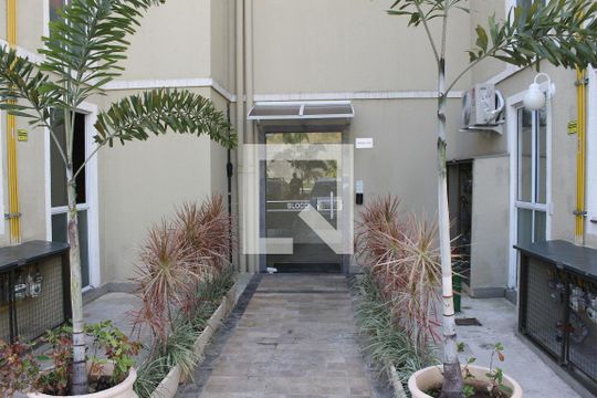 Fachada do bloco de apartamento para alugar com 2 quartos, 40m² em Vila Lage, São Gonçalo